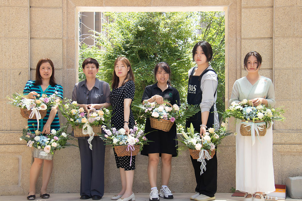 博思花藝婚慶教育，婚慶培訓(xùn)，花藝培訓(xùn)，插花培訓(xùn)，花藝師培訓(xùn)，主持人培訓(xùn)，商務(wù)主持人培訓(xùn)，花店運營培訓(xùn)，花店全系統(tǒng)營銷，小白開花店，小白學(xué)主持，金璽棠婚慶酒店，金璽棠總部，鄭州金麻雀教育科技有限公司