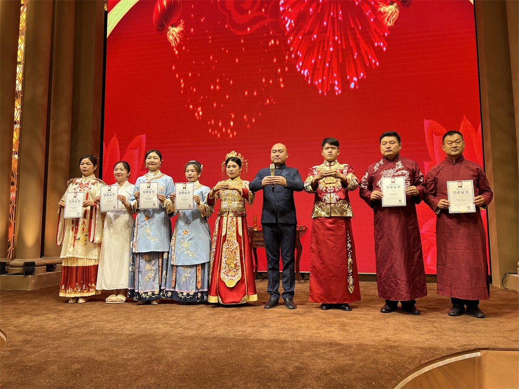 博思花藝婚慶教育，婚慶培訓，花藝培訓，插花培訓，花藝師培訓，主持人培訓，商務主持人培訓，花店運營培訓，花店全系統(tǒng)營銷，小白開花店，小白學主持，金璽棠婚慶酒店，金璽棠總部，鄭州金麻雀教育科技有限公司