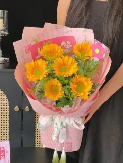 博思花藝婚慶教育，婚慶培訓(xùn)，花藝培訓(xùn)，插花培訓(xùn)，花藝師培訓(xùn)，主持人培訓(xùn)，商務(wù)主持人培訓(xùn)，花店運營培訓(xùn)，花店全系統(tǒng)營銷，小白開花店，小白學(xué)主持，金璽棠婚慶酒店，金璽棠總部，鄭州金麻雀教育科技有限公司